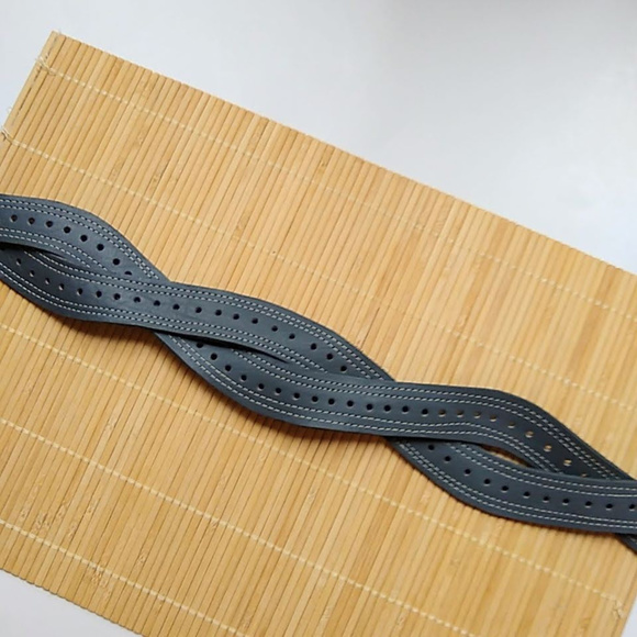 VINTAGE 80s Boho Gray Leather Belt Double Twist Double Buckle Wide Belt - Picture 6 of 8